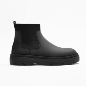 NWT. Zara Black Thick Soled Water Resistant Rubberized Boots. Size 6.